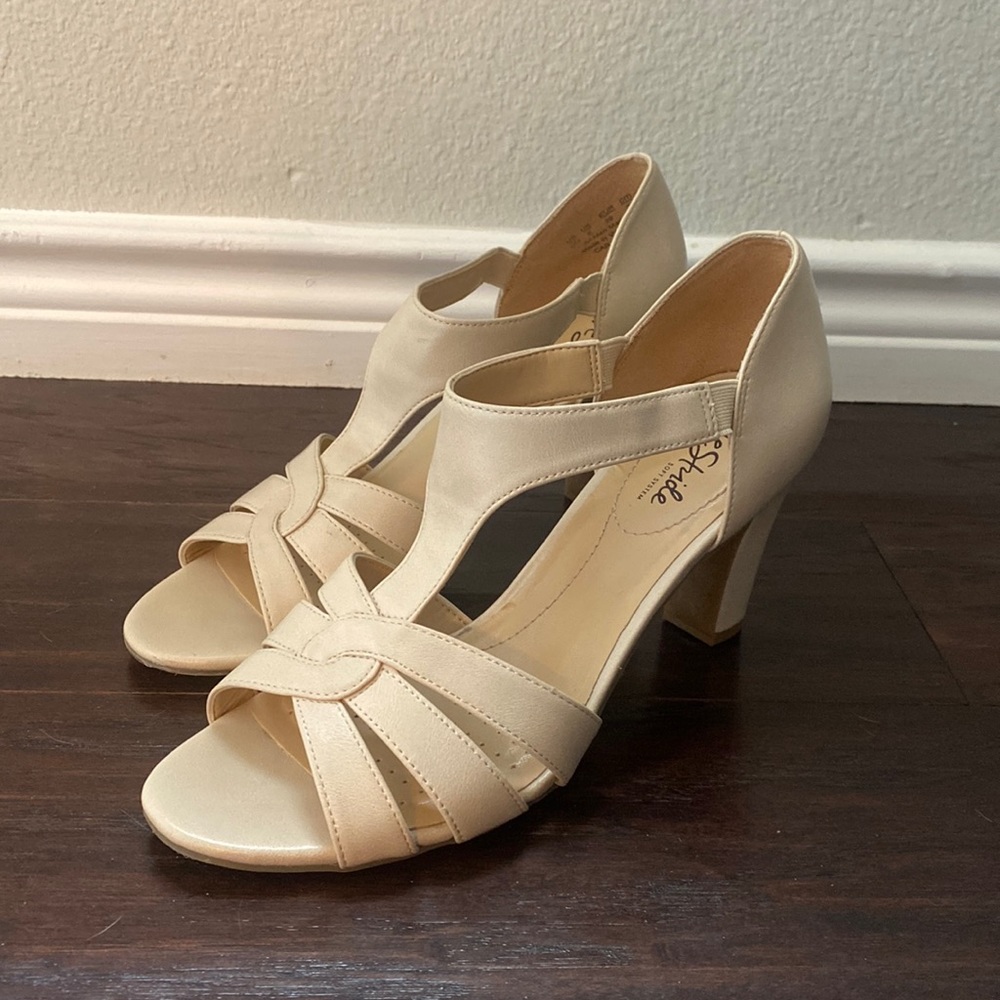 Life Stride dress sandal,cream - Sz 9, LK NEW, open toe, slip on, wide heel.